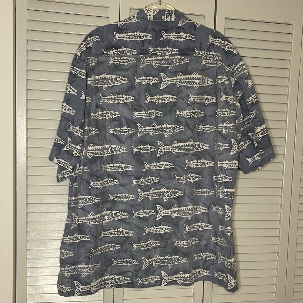 Columbia Sportswear Men's Blue Fish Print Shirt - Picture 2 of 4